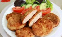 Ніжні курячі котлети